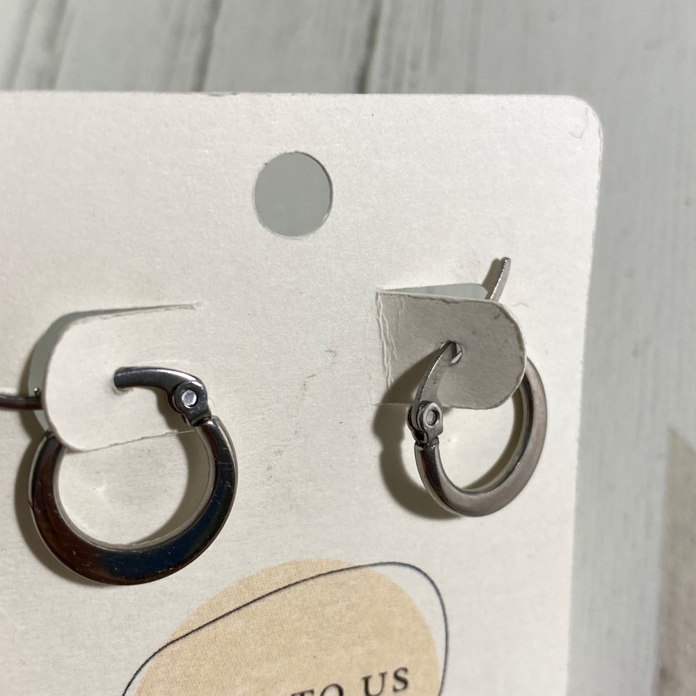 Small hoops - Picture 3 of 3